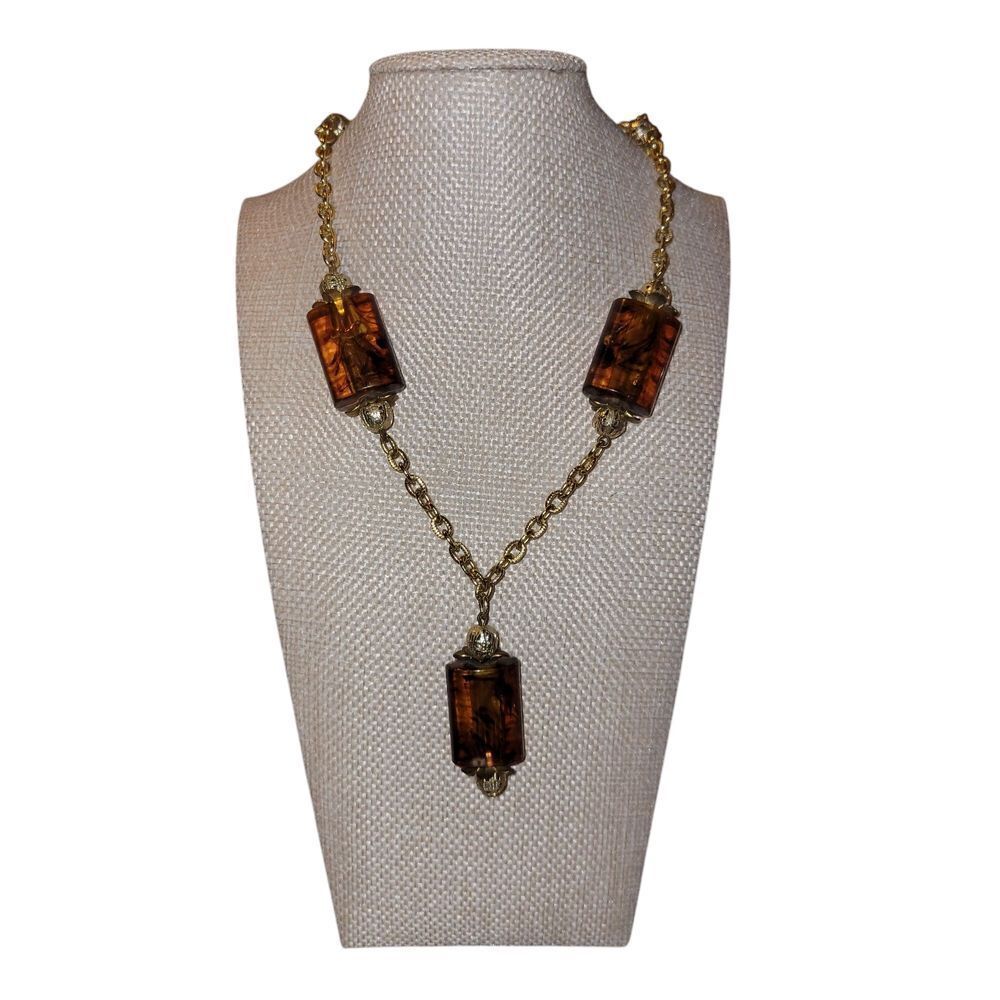 Elegant Gold and Brown Necklace